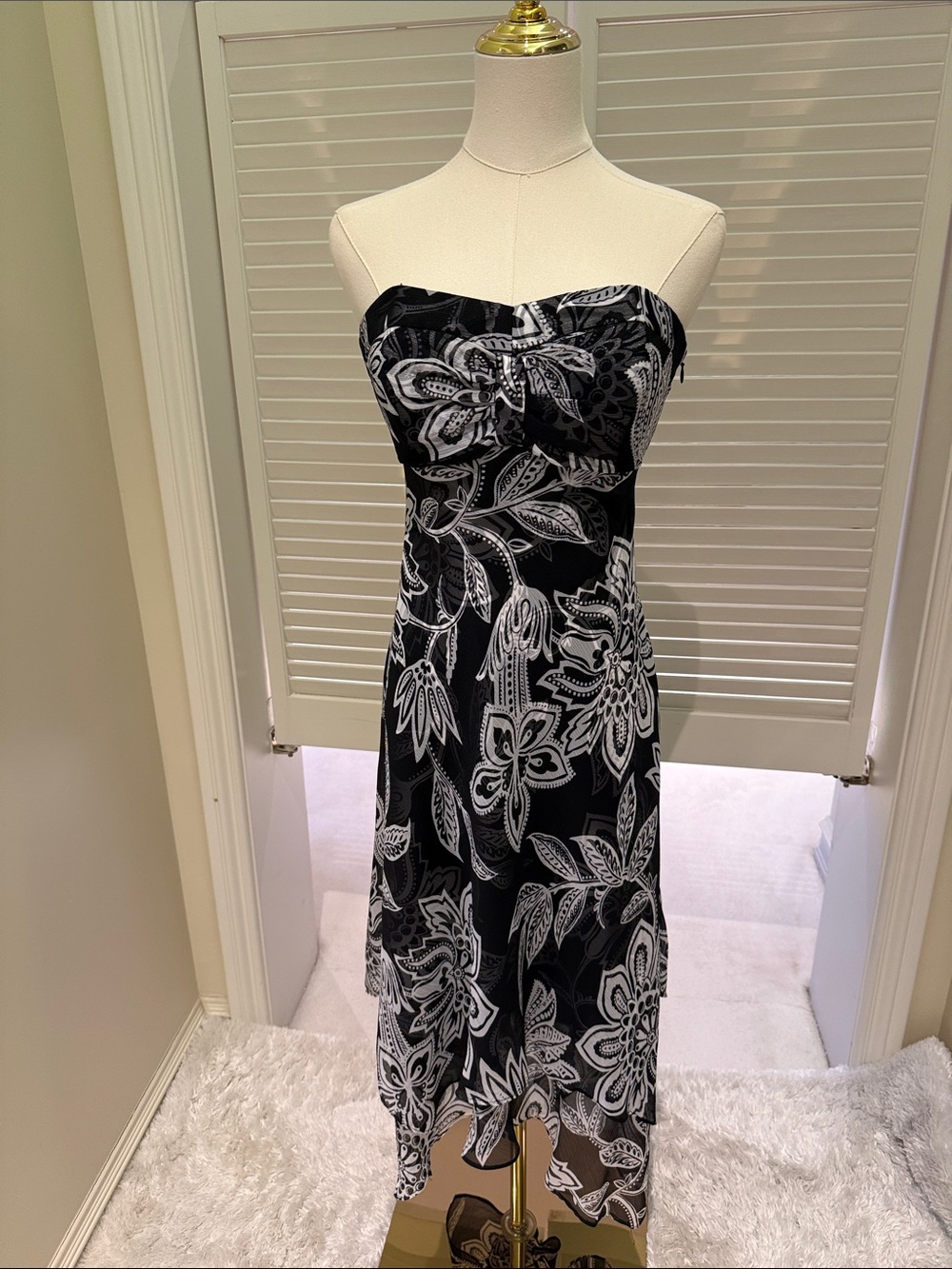 White House Black Market Black & White Convertible Strapless Dress - Size 4
